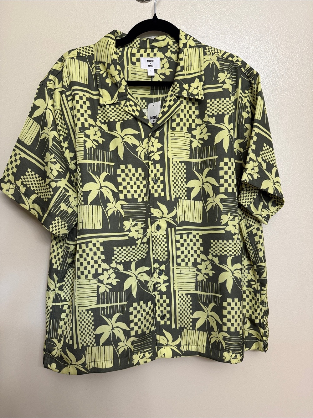 Men’s Tropical Button Up Shirt